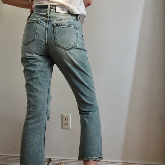 HIGH RISE CROP DISTRESSED JEANS - Picture 6 of 6